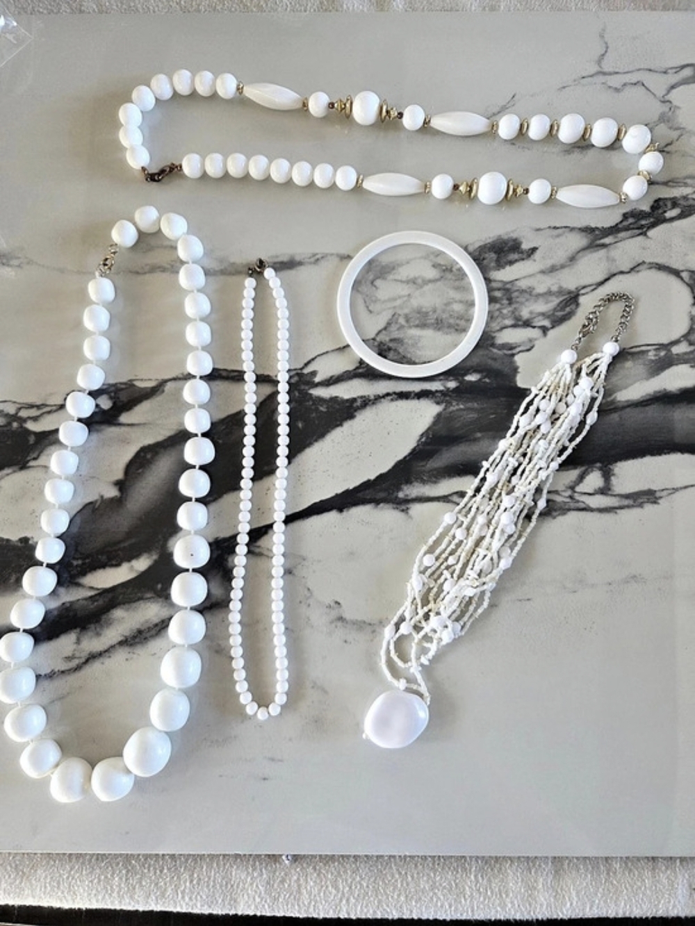 White Beaded Jewelry Set Like New